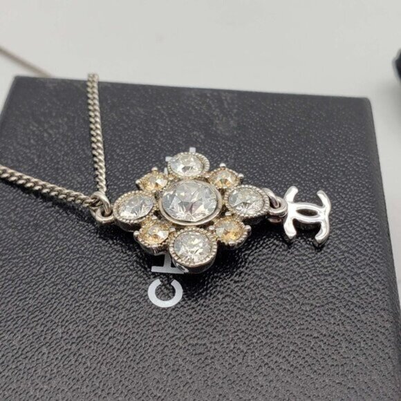 Authentic CHANEL CC with stone Necklace Silver Color - Picture 10 of 14